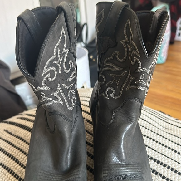 Boots - Picture 3 of 14